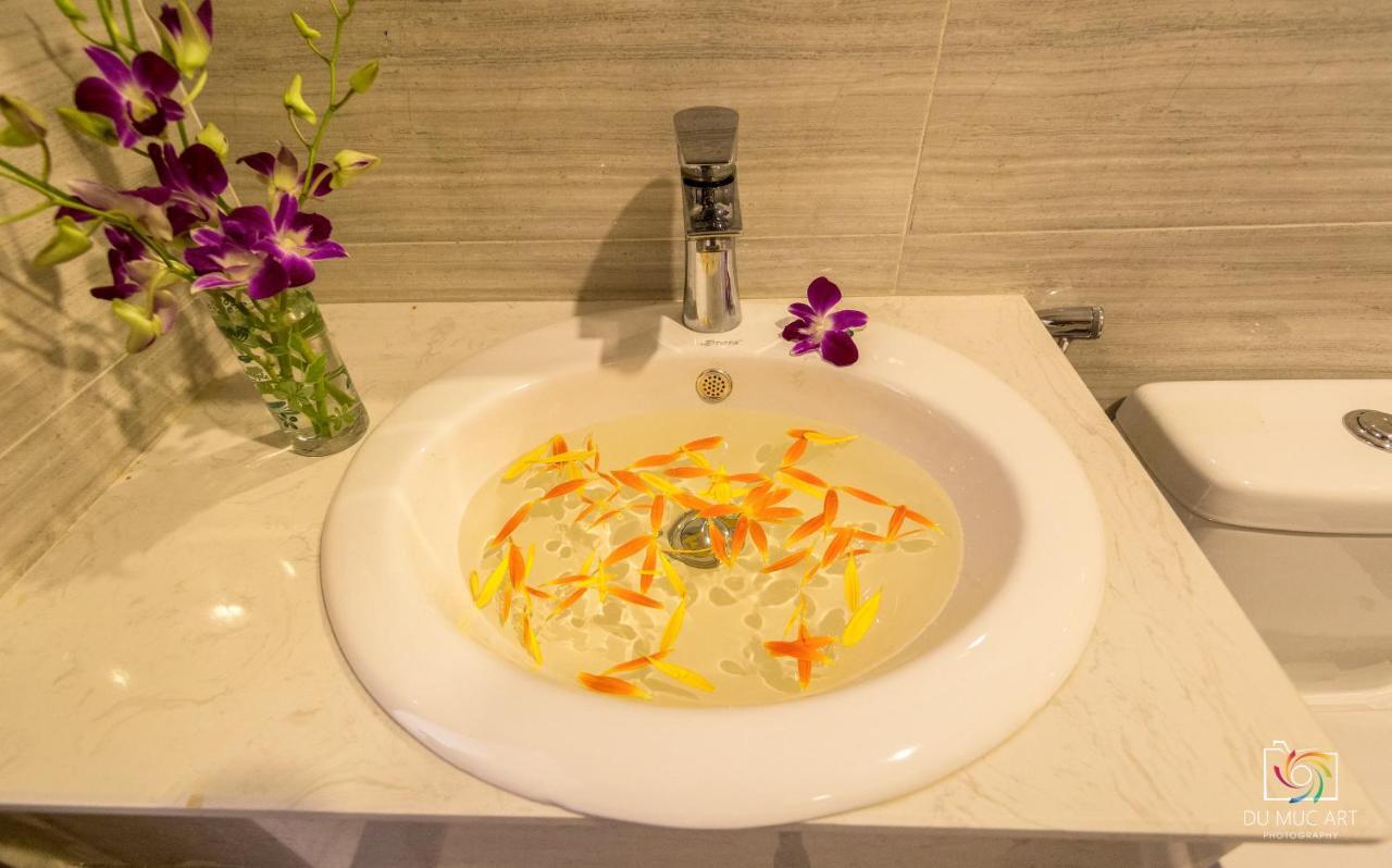 Azure Hotel Da Nang - Beach エクステリア 写真